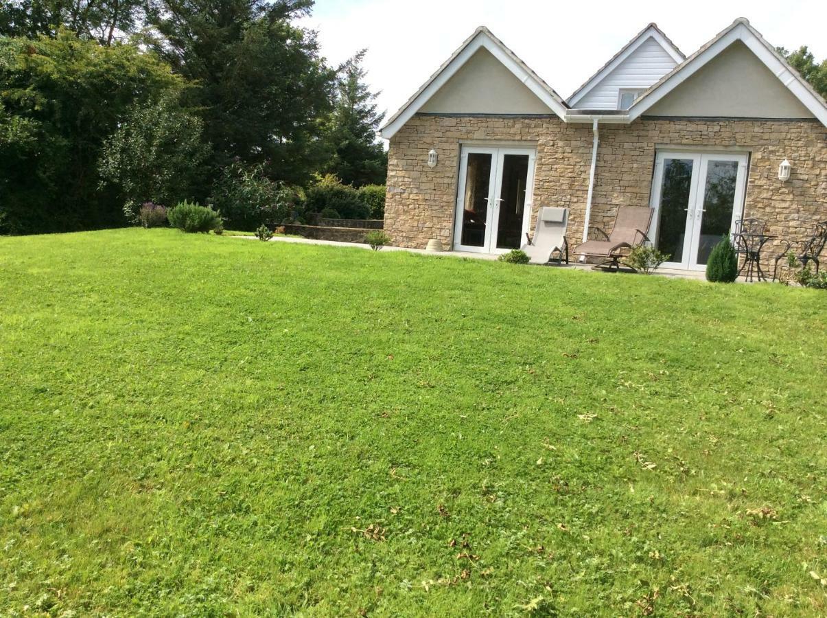 Hotel Pembrokeshire Fields Haverfordwest Exterior foto